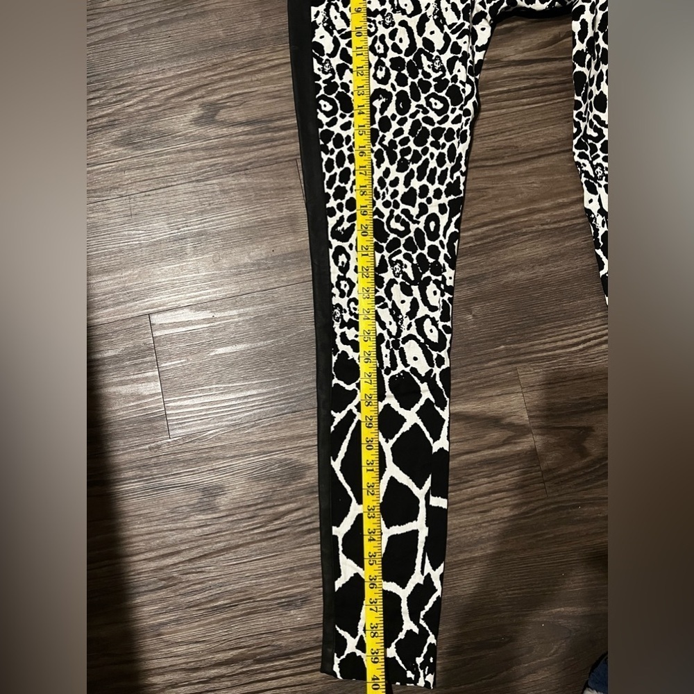 Nicole Miller Women's Black and White Animal print - Picture 6 of 7